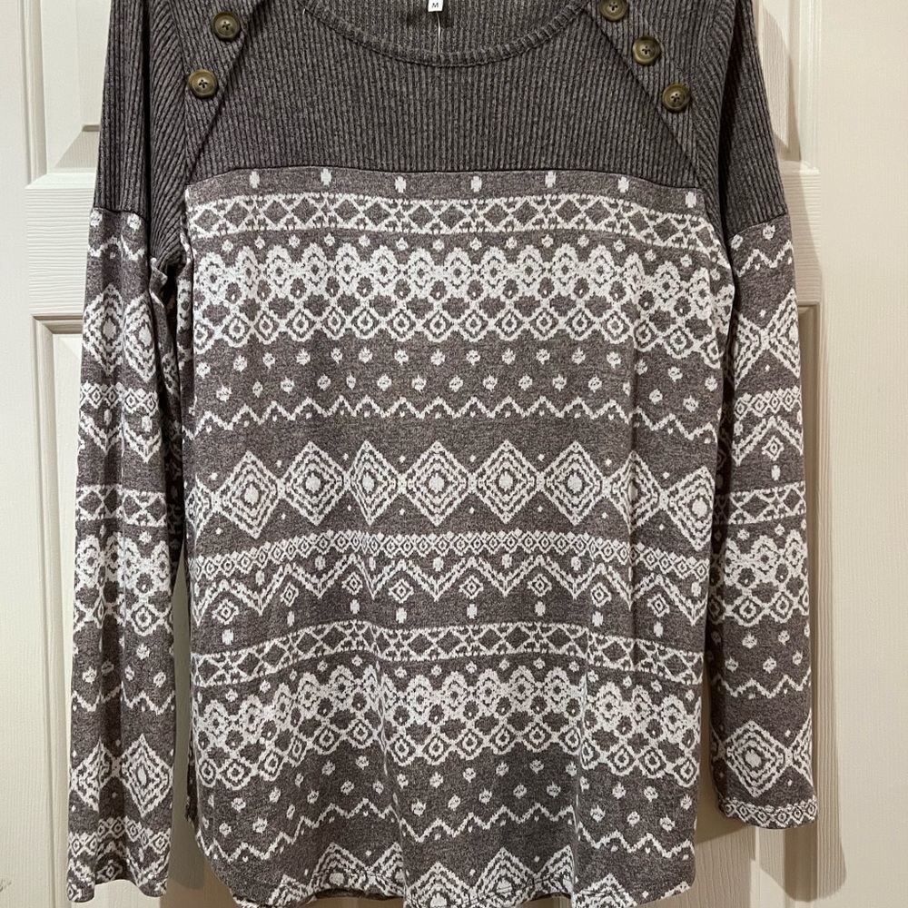 Maurices medium sized women’s sweater.